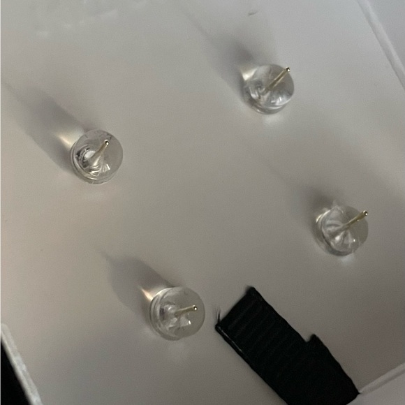 14KT Gold Round and Square Stud Earrings - Picture 4 of 9